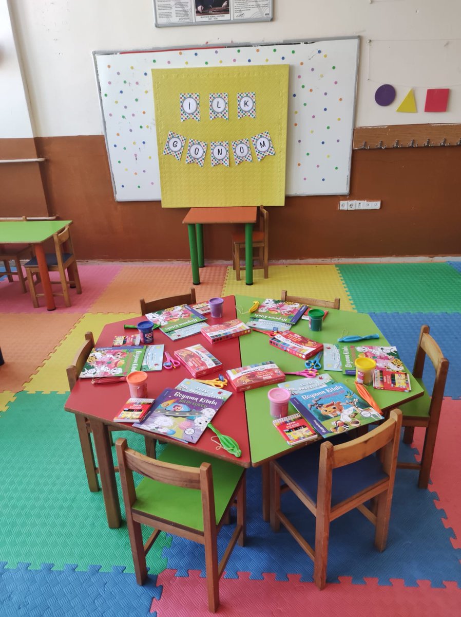 Ders kitaplarımız masalarda hazır 📚 Okulumuz yeni eğitim öğretim yılına hazır 🏫🧑‍🏫
<a href="/patnos_004/">Patnos Kaymakamlığı</a>
<a href="/agrimem/">AĞRI MEM</a> 
<a href="/PatnosMEM/">Patnos MEM</a>