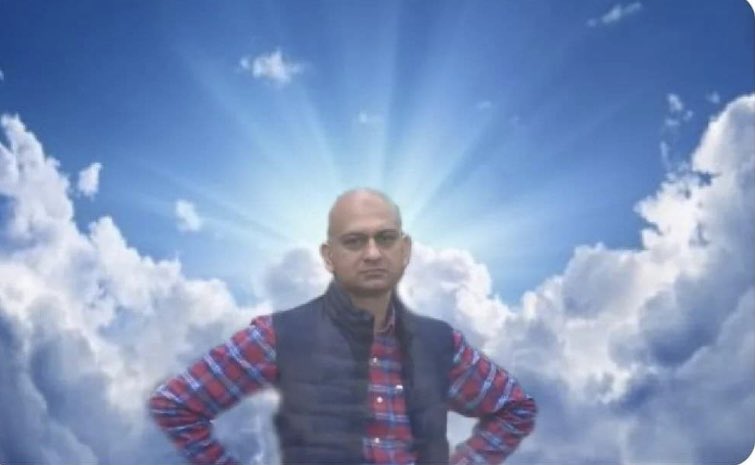 TheEntFactory's tweet photo. Indian freedom fighters watching Indians being sad and write rip #QueenElizabethII on social media https://t.co/sBgvOHMHmW