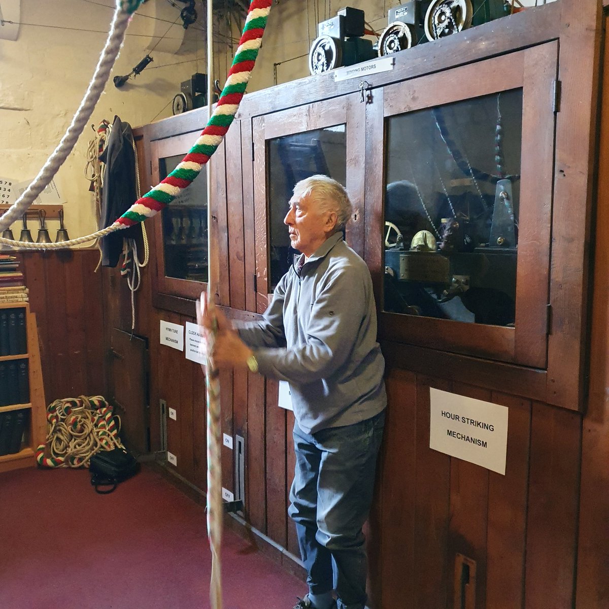 BennettBells525's tweet photo. Only 4 of our ringers available today so, with permission of our Vicar, Churchwardens and Mayor, we shared tolling 96 times half muffled at noon today, preceeding a requiem mass #RIPQueenElizabethII https://t.co/JHCHE3xlmL