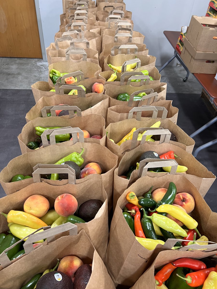 Hard work, tremendous support, and a little luck: Our newly constructed, expanded, permanent home for the #MGHRevereFoodPantry is now open! We'll be serving up to 125 families @MassGeneralNews every week with fresh, #PlantBased food. For free. 🍎🥬🍇❤️ #FoodIsMedicine