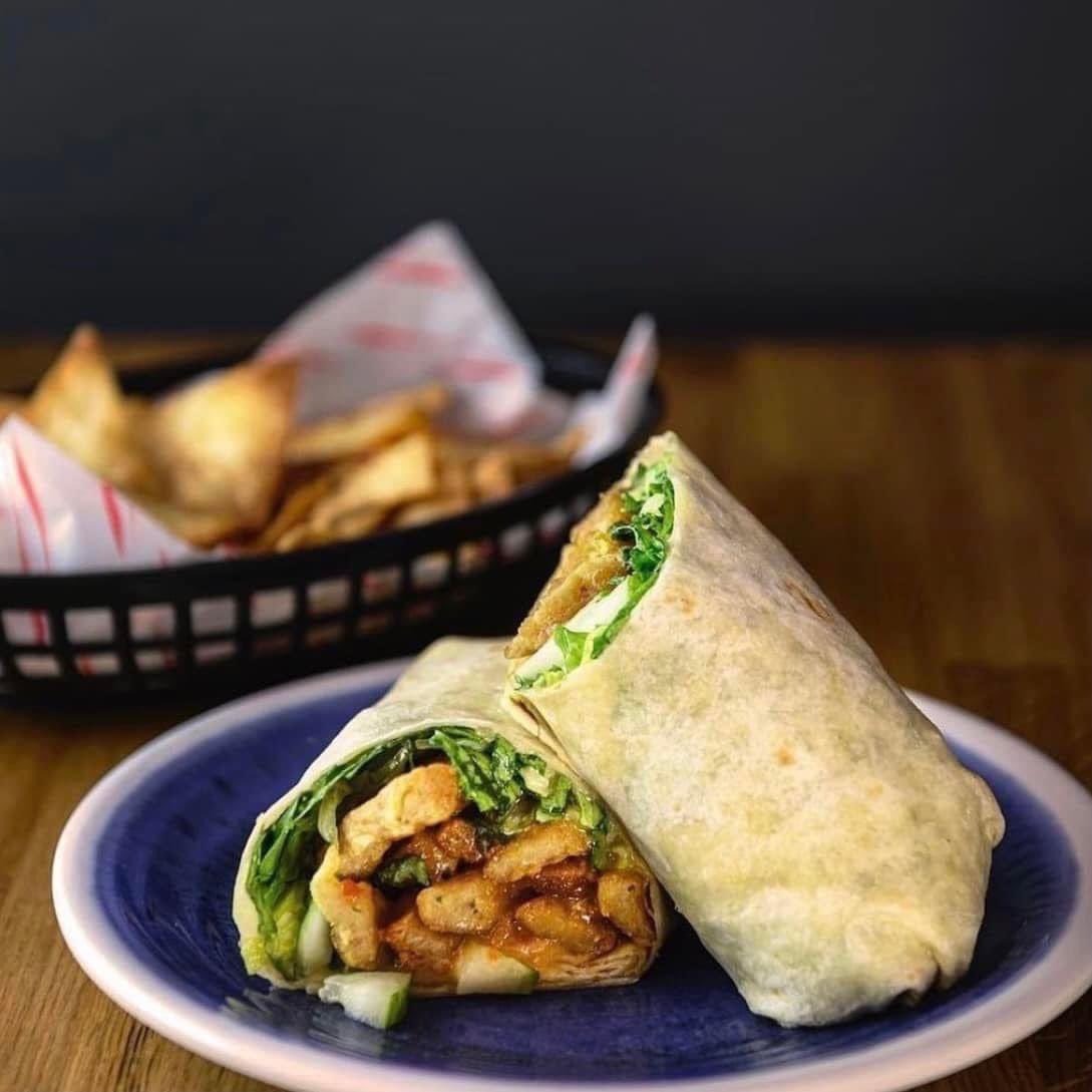 With a cheeky side of fries, to keep that Friday feeling alive > moorishfalafel.com/norwich-lanes-… #Norwich