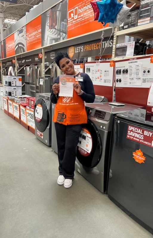 smplydriven's tweet photo. Was having a little hump day fun with @howardforman and @SharptonDavid thank you for the recognition and for continuing to support all opportunities to empower our associates with knowledge! https://t.co/FcGJbPirfD