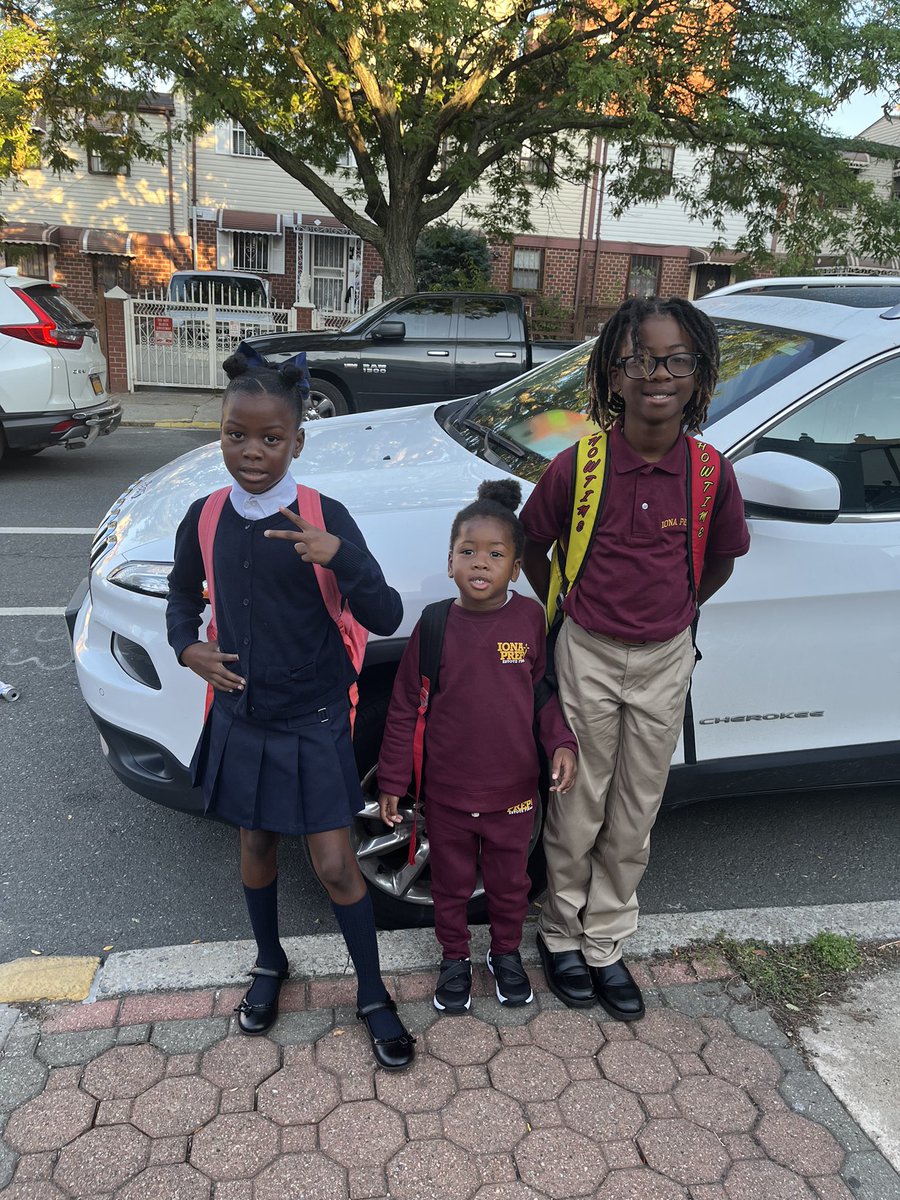 Jstew717's tweet photo. 5th 3rd & Kindergarten!
#reptheprep
#GirlsPrep
#Gogaels
#beatKellenburg #beathayes https://t.co/jH9xoAVYq7