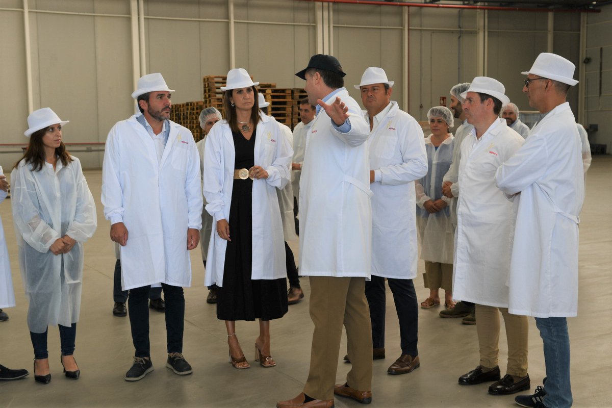 AytoArchena's tweet photo. Antonio Cánovas, consejero de @MoycaGrapesSL: "Elegimos Archena por su enclave estratégico y por sus excelentes comunicaciones. 
Gracias @Patriciaflopez, porque desde el primer momento nos abrió las puertas de la ciudad y agilizó todos los trámites necesarios para la instalación" https://t.co/fofbce3KUN