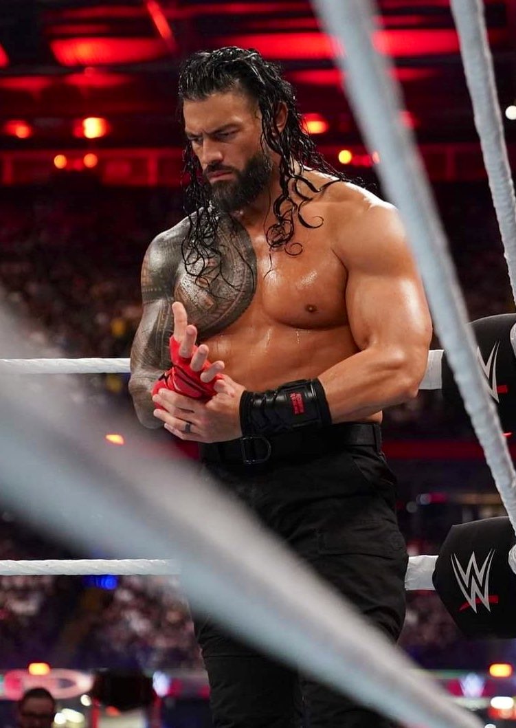 roman reigns superman punch wallpaper