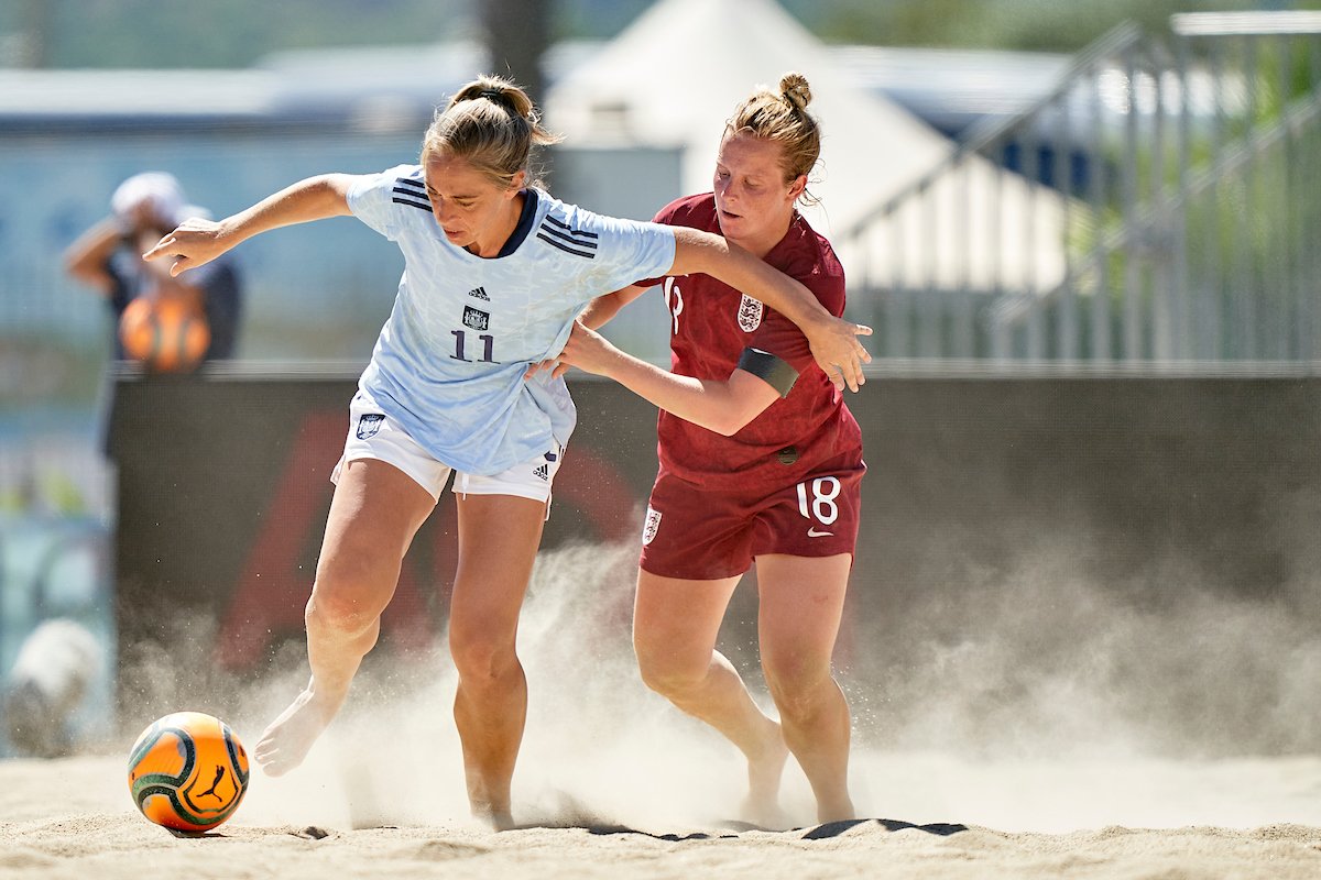 📣 Magnífico TRIUNFO de 🔝 de la <a href="/SEFutbolFem/">Selección Española Femenina de Fútbol</a> Playa ⚽️🏖
que la clasifica como 𝑷𝑹𝑰𝑴𝑬𝑹𝑨 𝑫𝑬 𝑮𝑹𝑼𝑷𝑶 para la #Superfinal de la
🏆 #EBSL2022 🇪🇺

⚔️ Inglaterra 🏴󠁧󠁢󠁥󠁮󠁧󠁿 0️⃣-2️⃣ 🇪🇸 España

⚽️ Con goles de #SaraTui y <a href="/jessi9mic_mic/">Jessica Higueras</a>