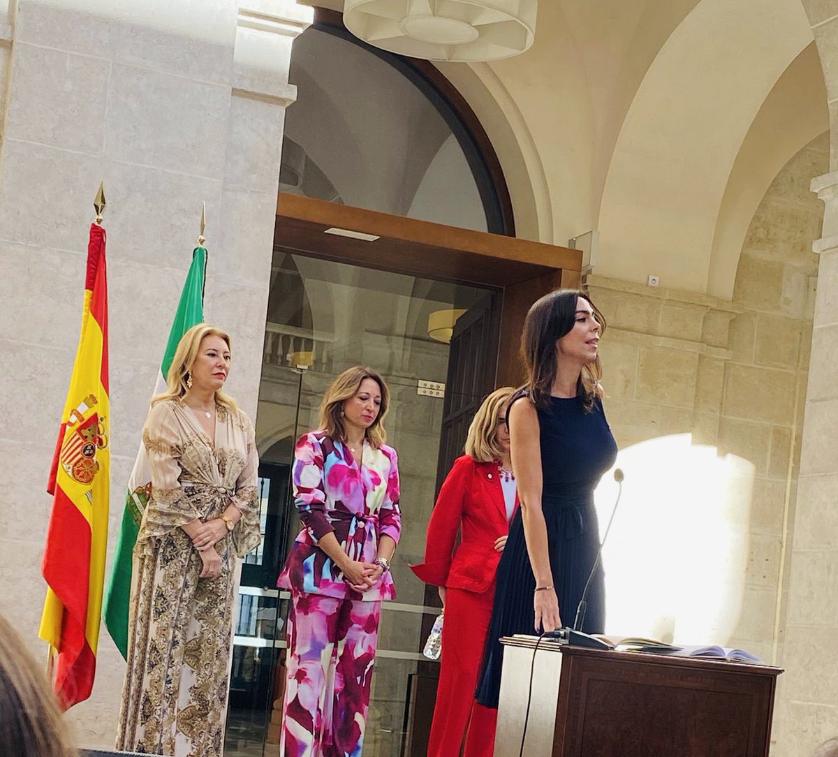 teresapardo_'s tweet photo. JURO!
Cumplir fielmente las obligaciones del cargo de Delegada Territorial de Justicia, Administración Local y Función Publica de la Junta de Andalucía en Málaga.
Con lealtad al Rey.
Guardando y hacer guardar la Constitución y el Estatuto de Autonomía para Andalucía!

#Malaga💜💚 https://t.co/M2vLr1yQQZ