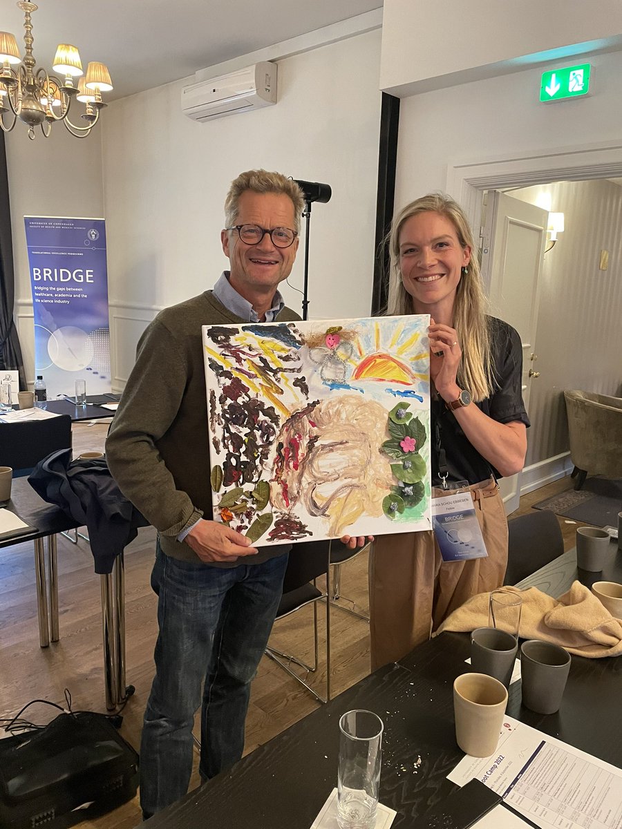 Explaining our upcoming RCT investigating the potential of GLP-1 analogue protecting against gut barrier damage following high-dose chemotherapy in this peace of art at #BridgeBootCamp2022 @UCPH_BRIDGE