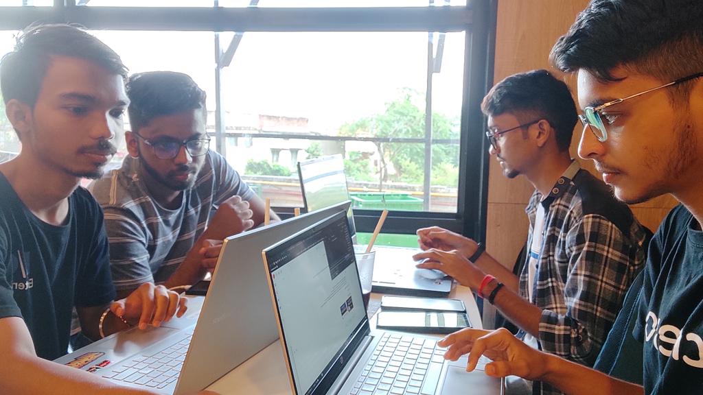 DevBrainsSSTC's tweet photo. Pre-event discussing on #azuredevdaydurg ✨️💯.
@azdevindia https://t.co/XHwtVZ41Rm