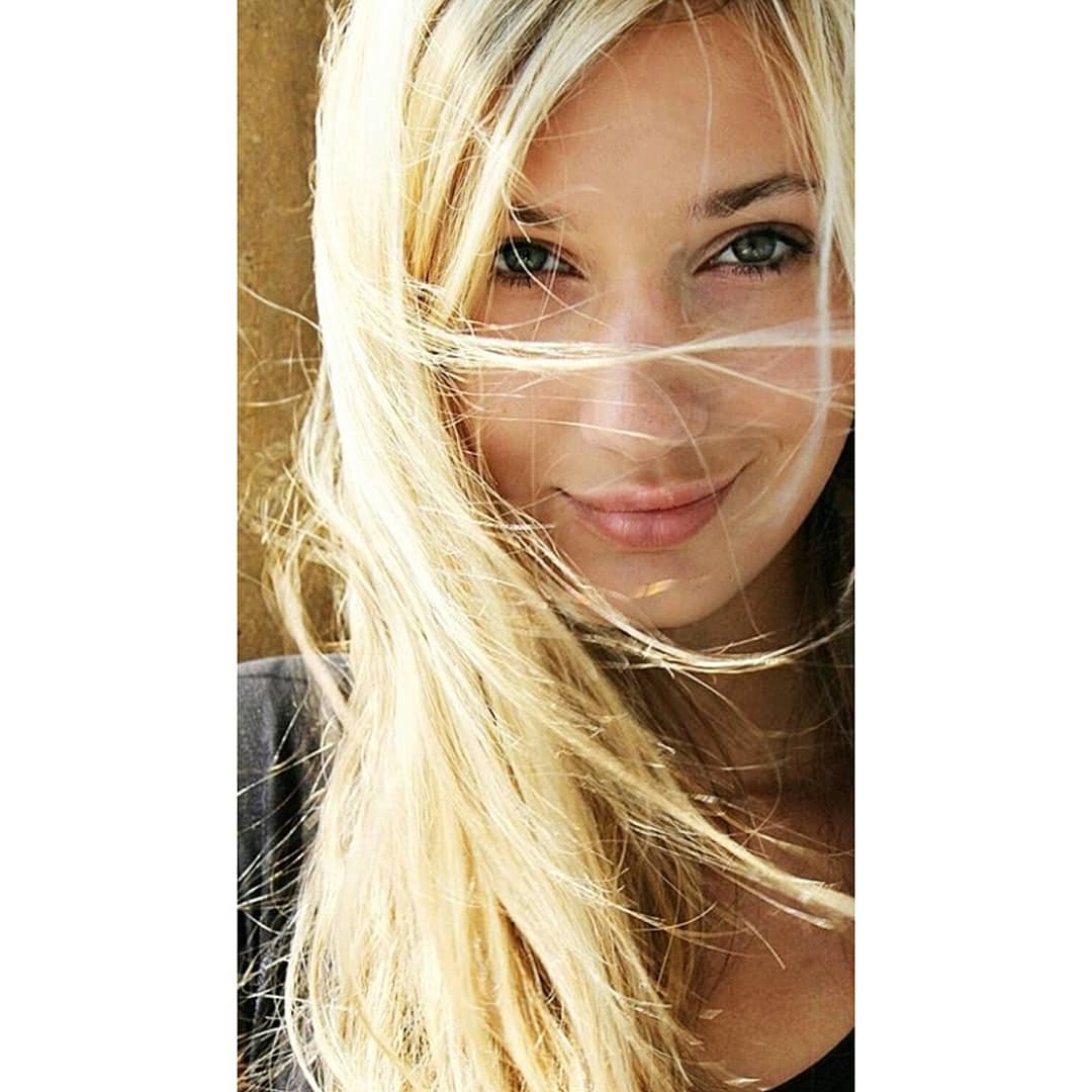 asheesi's tweet photo. 😍🥰If you’re happy doing what you’re doing, then nobody can tell you you’re unsuccessful💛
.
.
.

#thoughts #positivity #positivevibes #frenchalps #allaboutadventures #mountains #mountainlife #mountainlovers #bergliebe #glacier #hiking #hikingadventures  #selfie #happyda #travel https://t.co/7eFIlgmllZ