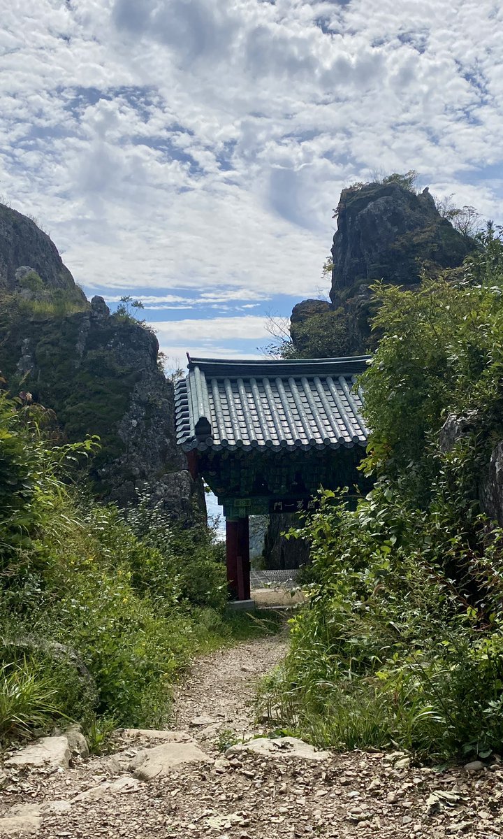 road0608's tweet photo. 구미 금오산 약사암 가는 길 https://t.co/zIk4MuXvFK