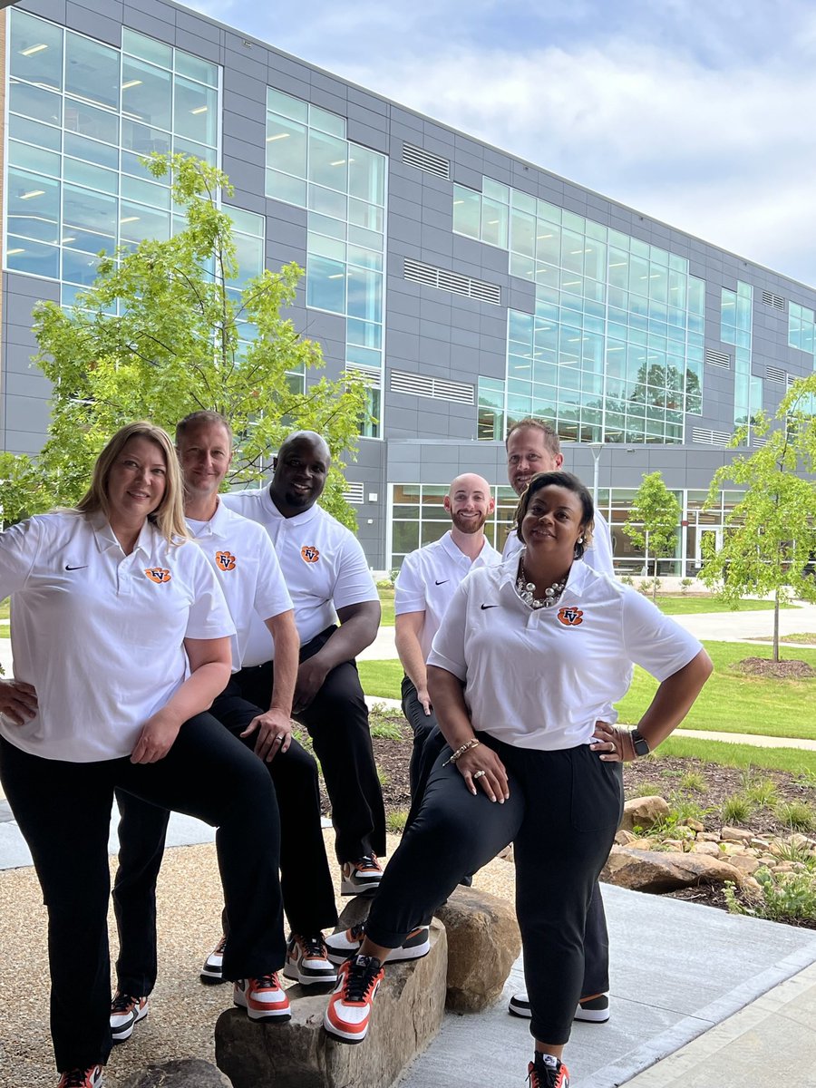 FuquayVarinaHS's tweet photo. #GDTBAB #GetFreshFriday #CourtyardCool #BengalPride #RollBengals #BengalBlvd 🧡 https://t.co/m2KbFs2XpW