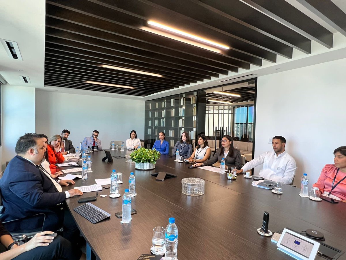 caldodr's tweet photo. Agradecemos a todas las personas que nos acompañaron en nuestro coloquio de ayer, más de 50 personas entre presenciales y virtuales, gracias a la oficina Alburquerque por el apoyo de siempre 🙌🏻 https://t.co/bZm6fyBTop