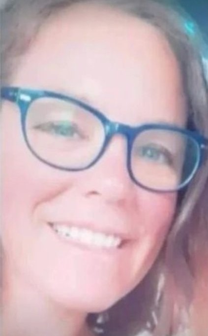 desaparecidaorg's tweet photo. Adriana Gisell Cáceres tiene 38 años, desapareció el 22/6, en #Campana #BuenosAires. Es delgada, altura 1,65. Vestía pantalón jean azul, saco negro y zapatillas tipo botitas negras. Se encuentra bajo tratamiento médico. Avisar #URGENTE al☎️ 3489-688429, o 911 https://t.co/FXtKQ4Wy9L