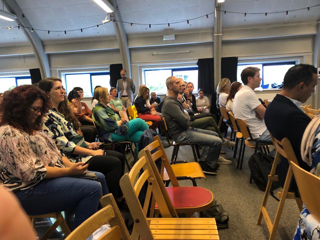 College010's tweet photo. Werkbezoek aan #Mathenesse leverde waardevolle gesprekken en concrete ideeën op. Bewoners zetten zich met hart en ziel in voor deze wijk. We gaan deze energie benutten en de plannen verder met hen uitwerken. #1stad https://t.co/7rYlQSaLUN