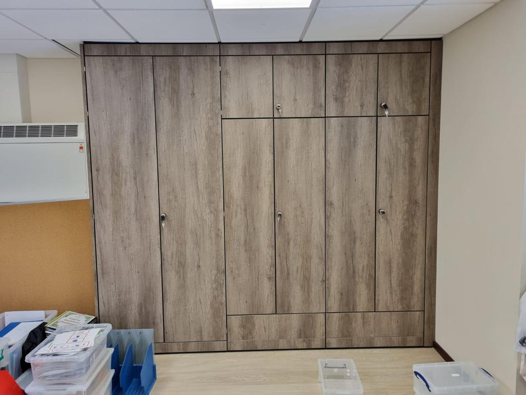 It's back to school week!🏫✏️
Check out these lockers and storewall recently installed at the Loyne School in Lancaster.

#school #backtoschool #fitout #diamondinteriors