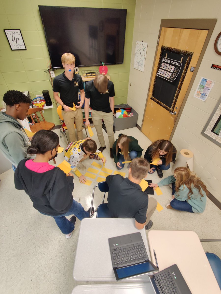 FhsEnglish2015's tweet photo. A little found poetry creation in English 11 to share understanding of transcendental ideas. #weareselfreliantthinkers @TCBOE_FHS https://t.co/dqBpCnKLCB