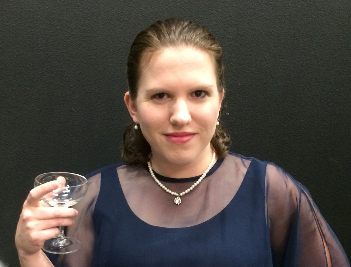 keratxarts's tweet photo. Julia Gayden Nelson, artistic director at @BareBonesShakes loves to mix it up with The Bard.  She'll be taking on the traditionally male role of the Henry V as a woman. But that's not all,  she's also doing the play at the FW Fringe Fest as a solo show.
https://t.co/gO5KhPQgJF https://t.co/XbShQmmWKF