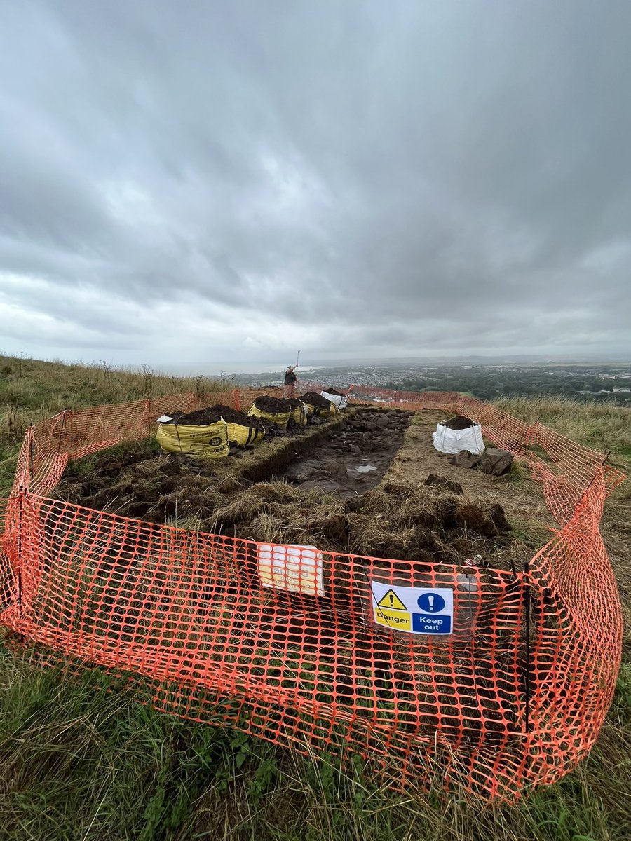 Holyrood Park is first and foremost a royal park. Today we closed down the site and put the excavations on hold as a mark of respect following the passing of Her Majesty Queen Elizabeth II. #ScotlandDigs2023 #ScotArchMonth #HESsupported