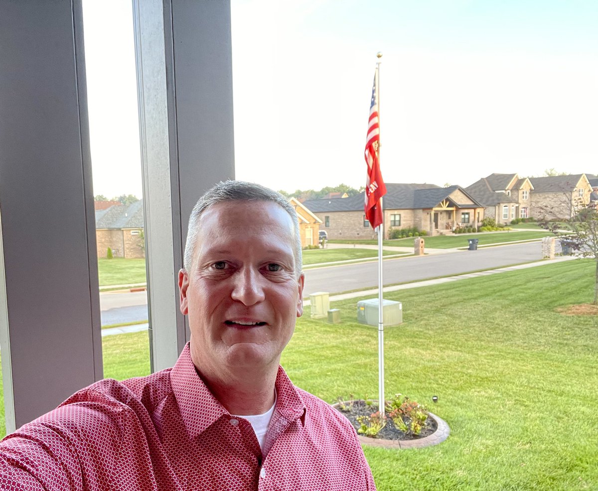 MGWaltLord's tweet photo. Rise and shine, #GovNation…you know what day it is!
Show us YOUR red!
#SeeRedFriday | #SeeRed! | #LetsGoPeay! https://t.co/z913vT4jT0