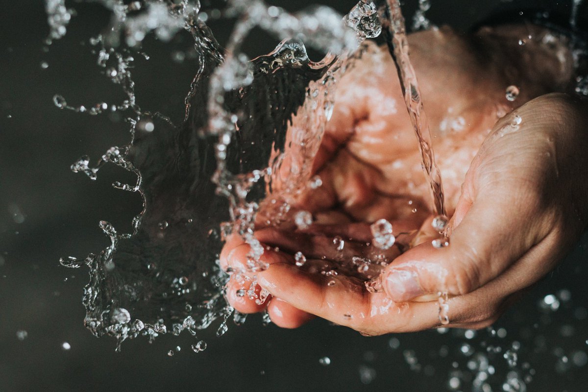 InesNkela's tweet photo. "En effet, je verserai de l'eau sur la terre qui a soif et des ruisseaux sur le terrain sec; je déverserai mon Esprit sur ta descendance et ma bénédiction sur tes rejetons." Esaïe 44:3
@la_Bible
#DieuPourvoit
#DieuEstFidele https://t.co/shdmSQxGb9