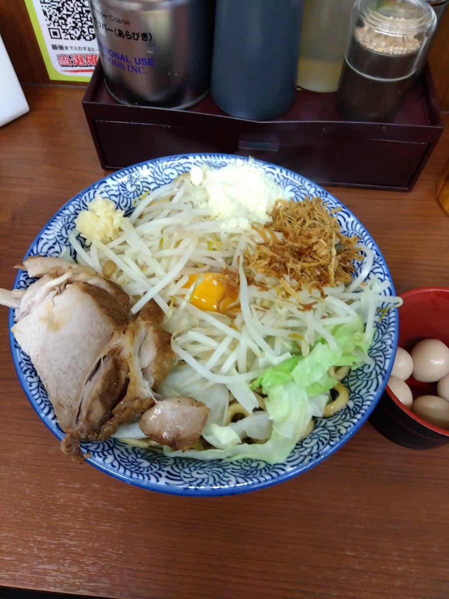 moca2202's tweet photo. 本日の一杯

[まぜそば(並)、うずら(5個)]
立川 田田＠ 立川

5年9ヶ月ぶり、2回目の訪店。アンケートに答えるとトッピング1品サービスとの事でしたので、うずら5個をチョイス。久しぶりでしたが美味しかったです。ご馳走さまでした。

＃まぜそば
＃立川田田
＃ラーメン
＃G系 https://t.co/lZyIWmkza1