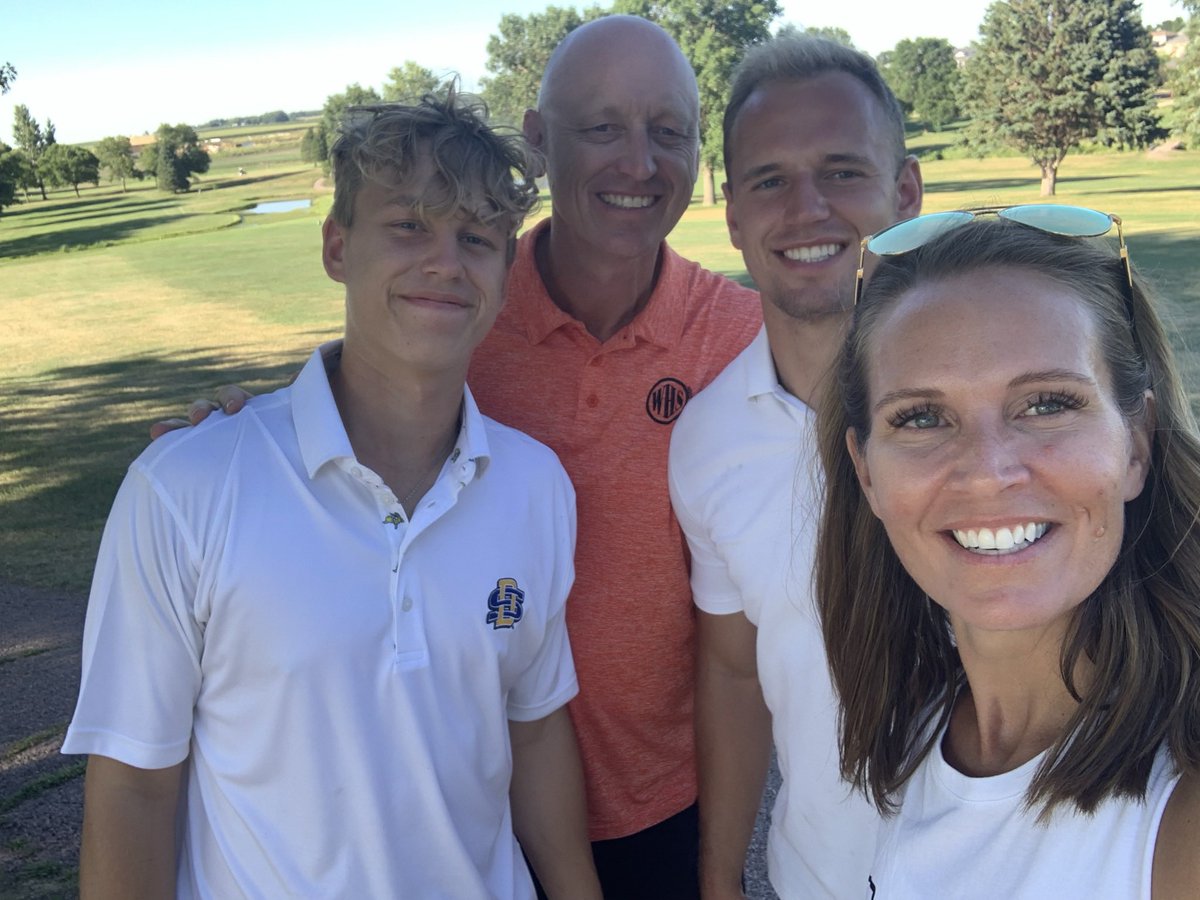 Amy Uttecht tweet media