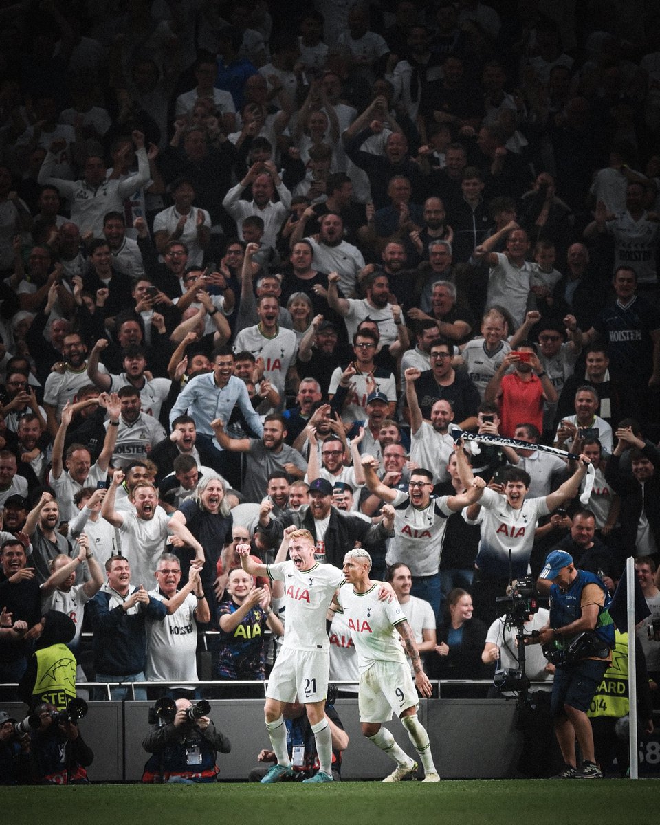 SpursCloud's tweet photo. What a feeling what a night 🎶 https://t.co/FqwOEd9apu