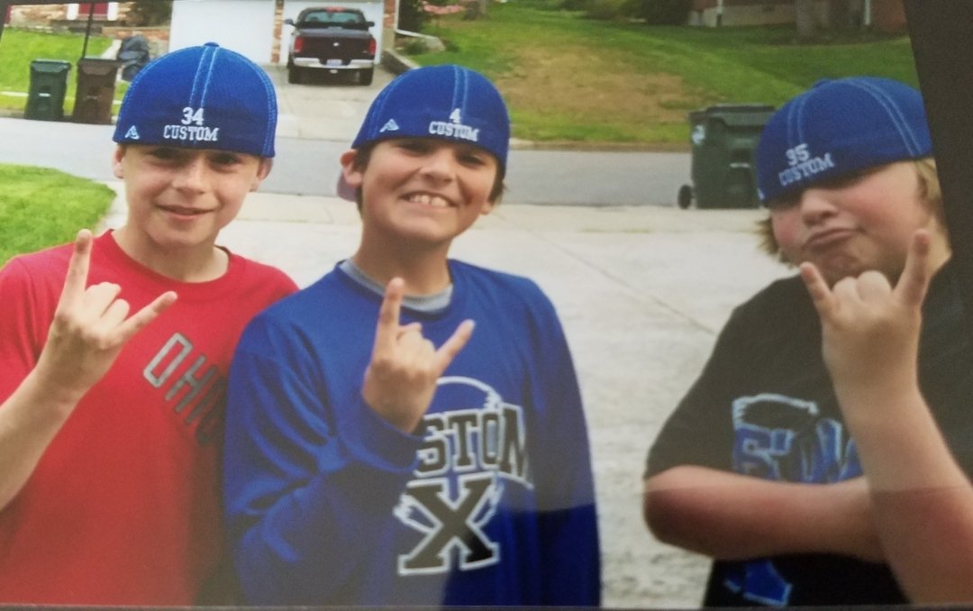 *SENIOR NIGHT* Monday vs Miamisburg @ Franklin Golf Club.
Excited for our 3 Seniors Aiden Creech, Peyton Hall &amp; Jaxon Rudd.
Awesome young men!!