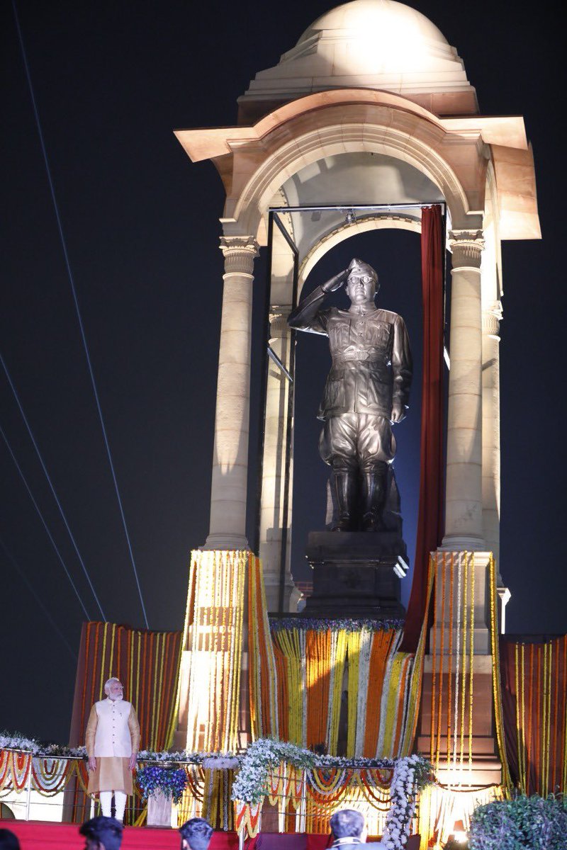 ChiefSecyUP's tweet photo. ग्रेनाइट से बनी 28 फुट ऊंची यह प्रतिमा हमारे स्वतंत्रता संग्राम में नेताजी के अपार योगदान के लिए उन्हें सच्ची श्रद्धांजलि है, और देश का उनके प्रति ऋणी होने का प्रतीक है।

#Kartavya_Path https://t.co/PMB1dOfH88