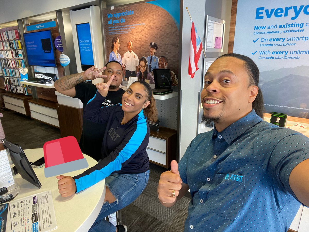 Great store visit yesterday with the #16EastFordham team!!

#TheBronx is #Firstnet ready for iPhone 14 launch 
&amp;
Ready uncover and offer #FirstNet to all of our #FirstResponder Agencies 🚨