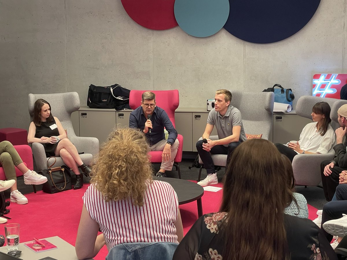 Sandra Liebich (@dieliebich) on Twitter photo Ask me anything mit Philipp <a href="/schindera/">Philipp Schindera</a> von der @telekom beim #30u30-Camp. Größter beruflicher Fuck-up in seiner Karriere: Er wollte eigentlich zum TV, aber „die wollten mich nicht.“ #30u30 Ask me anything mit Philipp <a href="/schindera/">Philipp Schindera</a> von der @telekom beim #30u30-Camp. Größter beruflicher Fuck-up in seiner Karriere: Er wollte eigentlich zum TV, aber „die wollten mich nicht.“ #30u30