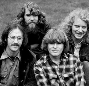 almostablaze's tweet photo. Easing into #FridayMorning with an #acoustic cover of #CCR ~ Frotunate Son 
by #ToddSnider 

https://t.co/06hVMTaY2f

Good morning &amp; have a great day!

#middaybluesbreak 🎧🎶 https://t.co/qC9tj5C5QN