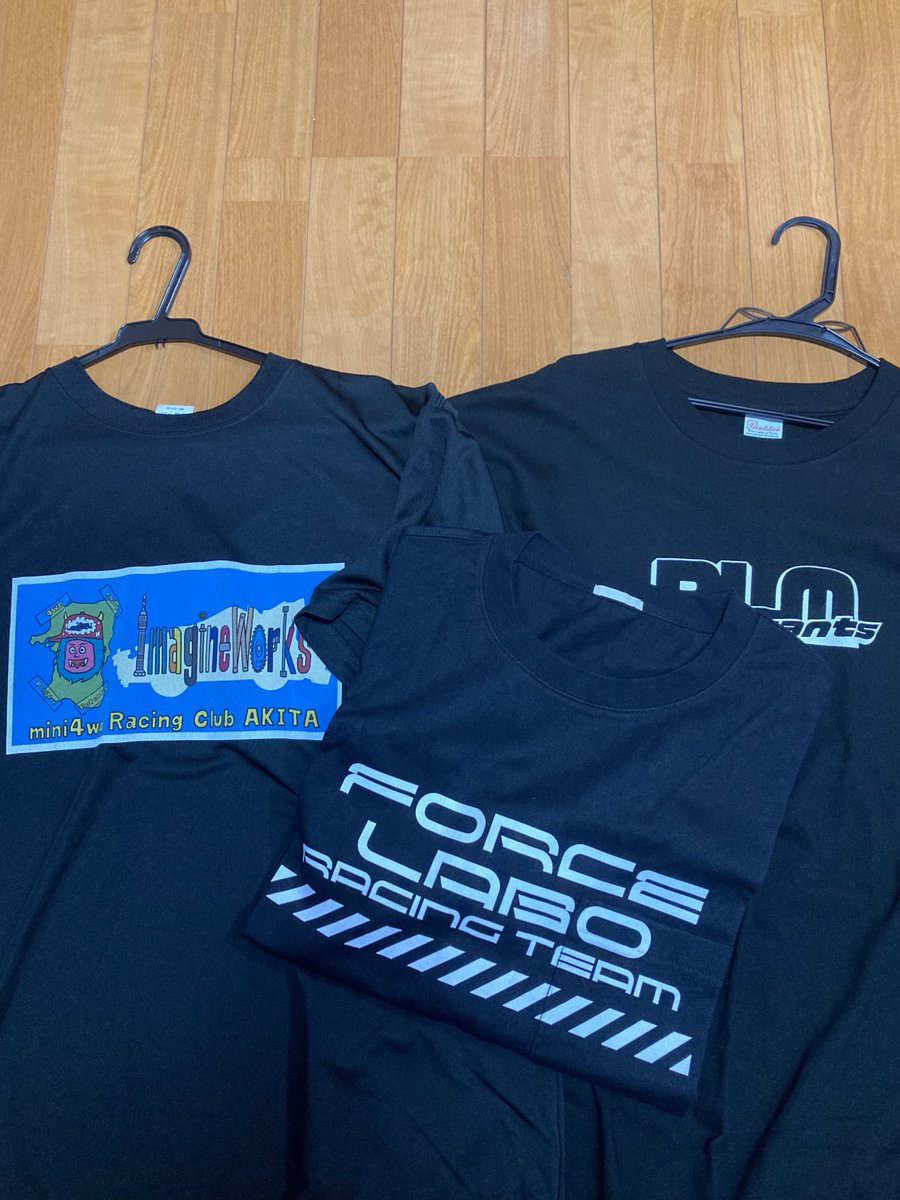 d_s_r_c_akt's tweet photo. 今日仕事から帰宅したらフォースラボさんのカッコイイTシャツ届いてた✨
ミニ四駆Tシャツの仲間入り👕🎶
ガンガン着用させて頂きますね😁🎶
#ミニ四駆
#フォースラボ
#プラモ屋
#imagineworks https://t.co/GJ5VqBRrJ7