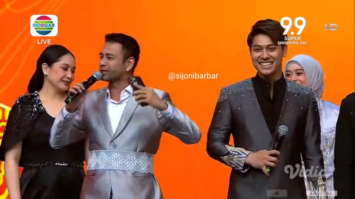 Siapa yang tadi ikutan juga goyang <a href="/ShopeeID/">Shopee Indonesia</a> kaya leslar ? 

#leslardishopee