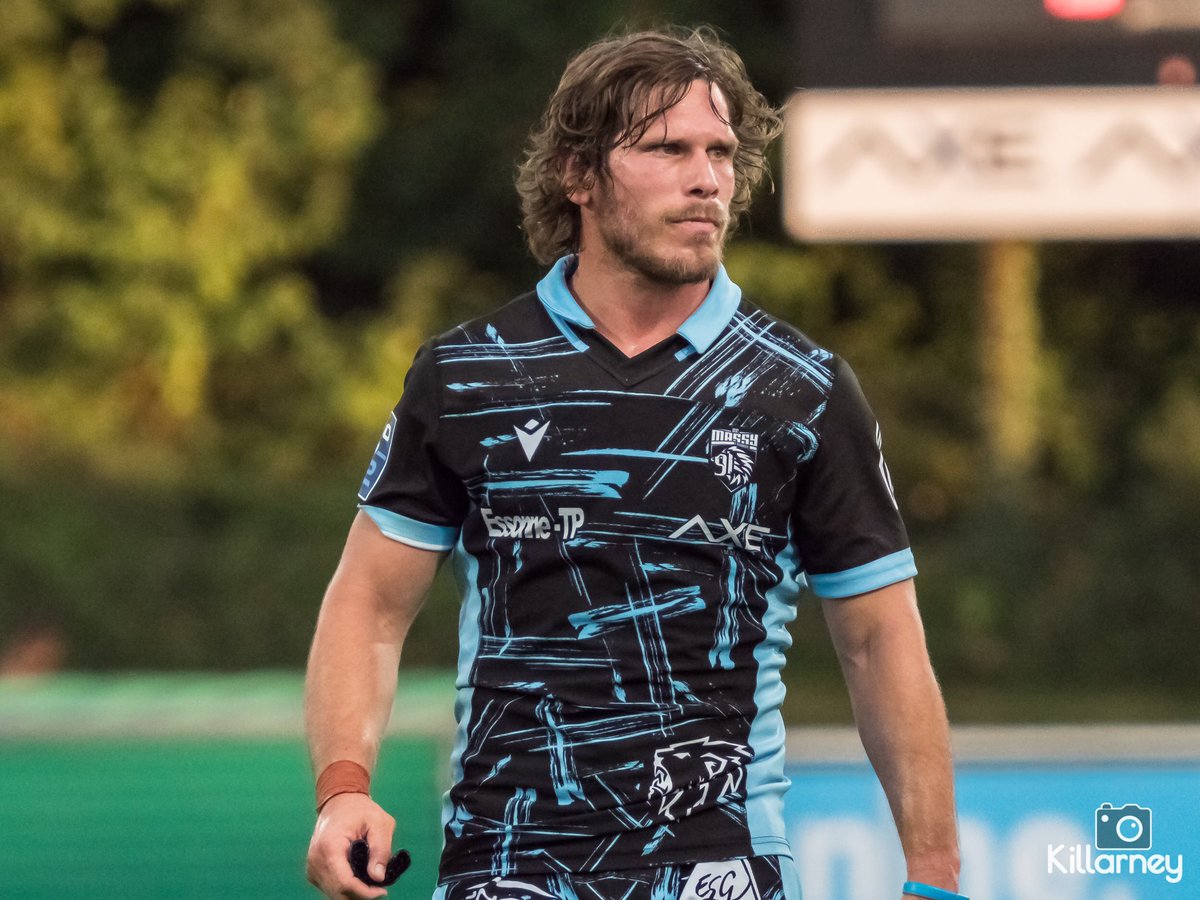 2️⃣0️⃣0️⃣ !

<a href="/Benjo_Pr/">Benjamin Prier</a> effectuera sa 200ème recontre avec le RCME ce soir face à l’<a href="/usonneversrugby/">USON NEVERS RUGBY</a> 👏

ALLEZ MASSY ! 🔵⚫️
#RêverFort #MadeInMassy