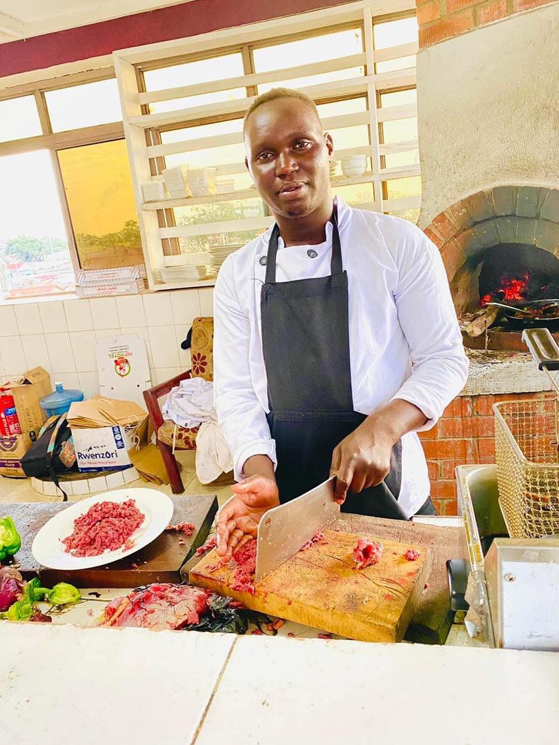 MonePaco's tweet photo. Happy Birthday 🎂To Chef #Aggrey Man Behind All Delicious Food At KspHotel Gulu https://t.co/VFRc7H2LDN