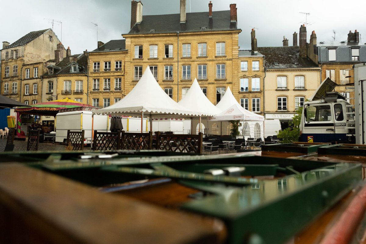 FoiredeSedanoff's tweet photo. ⏳DERNIERS PRÉPARATIFS!⌛️

Le centre ville est en effervescence à quelques heures du coup d’envoi de la Foire Commerciale! 🔜 🛍

#foiredesedan #foiredesedan2022 #foire #sedan #ardennes #foirelivesession #live #foirecommerciale #villedesedan #ucia #uciasedan #unioncommerciale https://t.co/Sajq4IkaUF