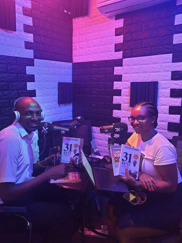 DicksonMushabe's tweet photo. I had a wonderful discussion with Olive Monica Najjuma .
She hosted me in the RX Radio studios as we talked business, startups, starting small, use of social media for business e.t.c. #31KEYS https://t.co/mndrqlISo6