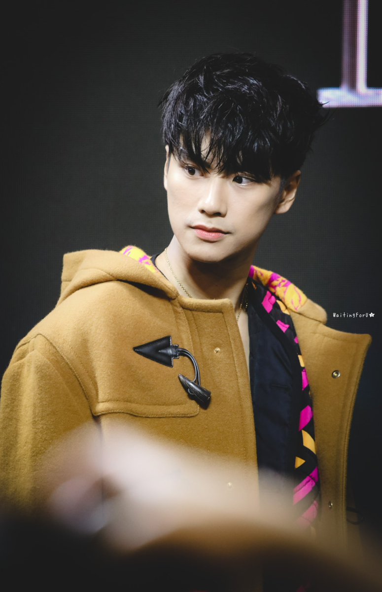 ibeebiiz's tweet photo. หล่อสร้างเรื่องมาก โมเดลสุดคูล 😭🧡🤟🏻 @ohmpawatt 

#OhmPawat 
#ยิ้ม5พันของโอมภวัต 
#mchoice2022
OhmNanon Mchoice https://t.co/HXFuD4B5cM