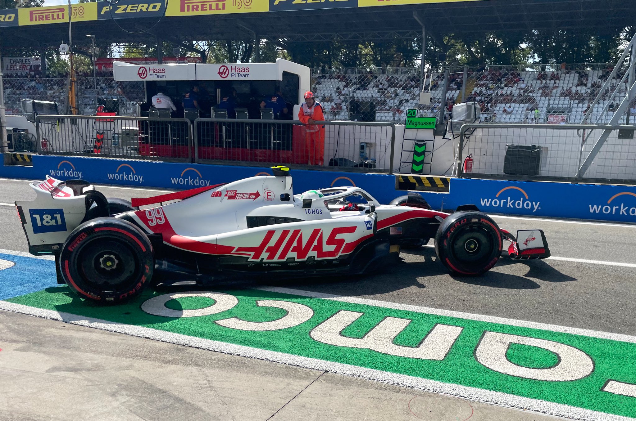 Antonio Giovinazzi podczas 1. treningu przed Grand Prix Włoch