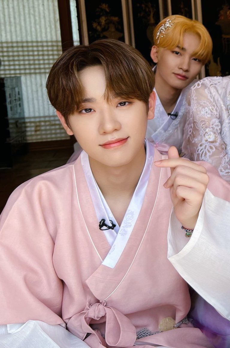 하루가 다르게 성장해가는 모습인 
한복 입은 동혀니.. 멋지다 🥹