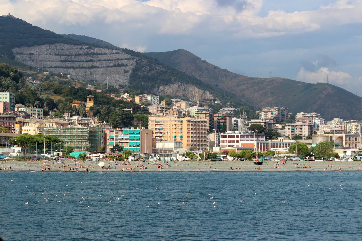 ComunediGenova's tweet photo. A seguito dei campionamenti eseguiti da #Arpal, che hanno dato esito positivo, è stato revocato il divieto di balneazione, istituito l’8 settembre scorso, nel tratto di Spiaggia #Multedo, da Argine sinistro Varenna a Rio Rostan. https://t.co/81z2TJ3Mkm
