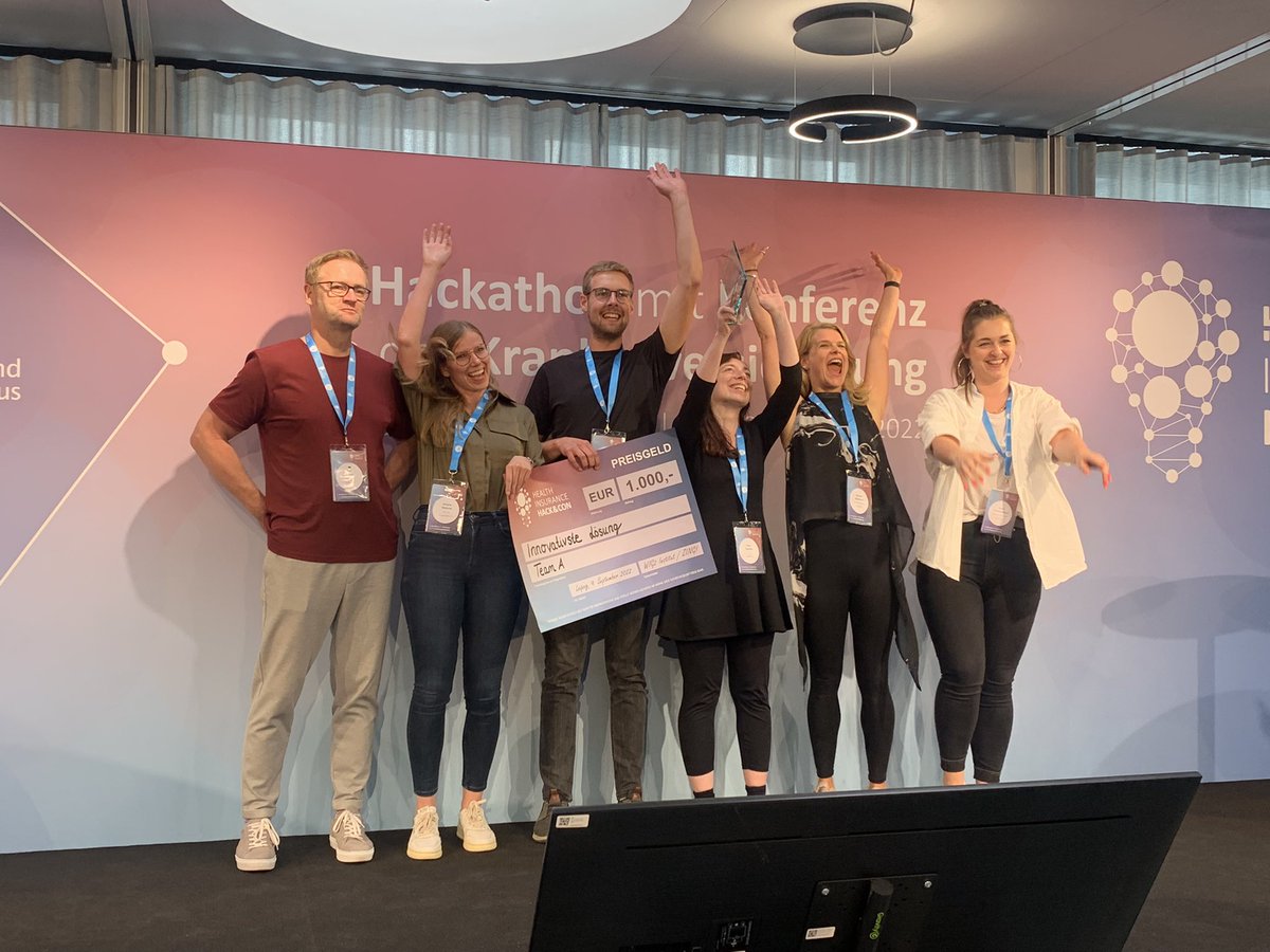 #HIHC2022 Den Preis für die bestmögliche Innovation erreicht Team A mit der „rundum versorgt“ Family Care App - herzliche Glückwünsche 🎊🍾🎈