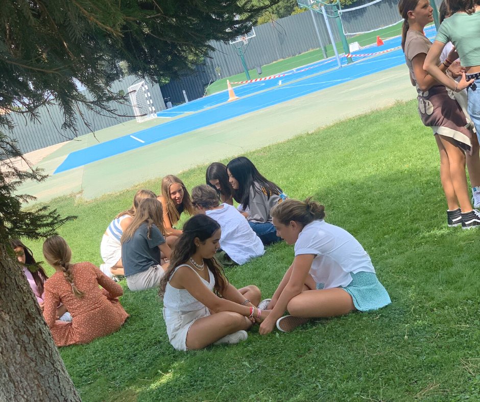 Our student #ambassadors are already commited assisting their new classmates so that they feel part of us. Welcome!
#colegio #vueltalcole #nuevocurso #school #internationalschool #colegiobase #educación #education #compañeros #educacióninternacional #IBWorldSchool