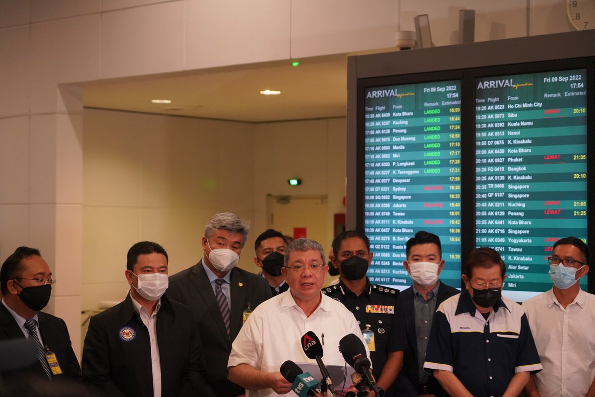 saifuddinabd's tweet photo. Saya merakamkan ucapan terima kasih dan penghargaan kepada Perdana Menteri Kemboja, TYT Hun Sen, Timbalan PM dan juga rakan sejawat saya, TYT Prak Sokhonn, kerajaan Kemboja dan @PDRMsia atas kerjasama erat dalam usaha mengesan dan menyelamatkan mangsa sindiket berkenaan. https://t.co/OAIOzDk8rN