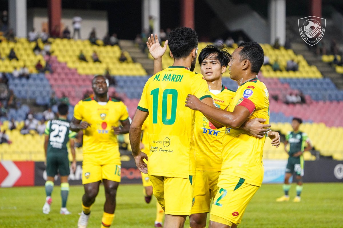 kda_fc's tweet photo. Hasil hantaran tepat dari Syazwan Zainon kepada Ronald Ngah Wanja dan disudahkan oleh Mahmoud Al-Mardi. 💪

MELAKA UNITED FC 0 - 1 KDA FC

⚽ 13' Mahmoud Al-Mardi

#KDAFC #PulunKedahPulun #SangKenari #BiarJasaJadiKenangan #2022season #LS18 #MLUKDA https://t.co/WvV7UF5wrJ