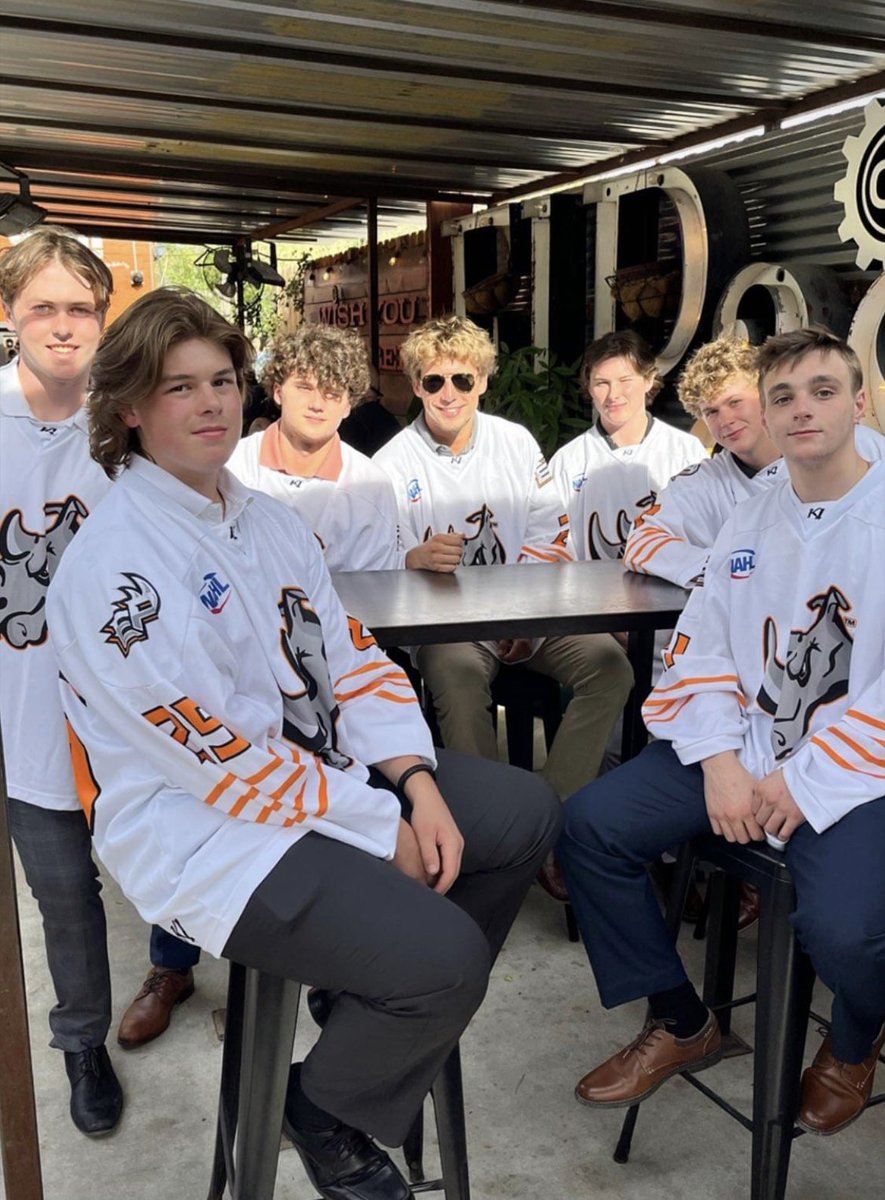 jesse_riccio's tweet photo. Thank you to all the Season Ticket Holders who came out to our El Paso Rhinos pick up party at DeadBeach Brewery last night. Looking forward to a great season! #rhinos #elpaso #na3hl #LetsGo https://t.co/9psyJNuvAC