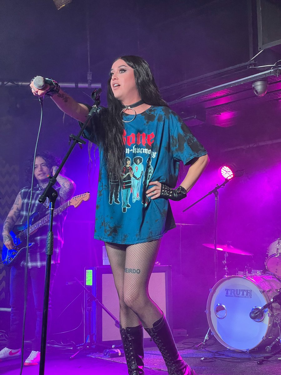 NikalaKnox's tweet photo. @AdoreDelano miss you 💜 https://t.co/tDtYdhyClE