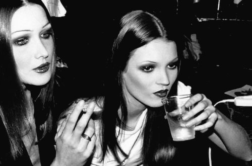 moshé (@cig4sh3) on Twitter photo 